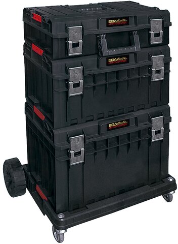 SET OF STACKABLE TOOL CASES WITH PLATFORM